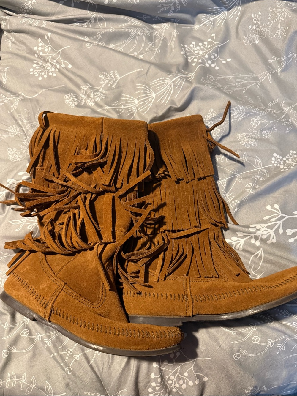 Minnetonka 3 Layer Fringed Suede Moccasin Boots in Tan- NWOT
